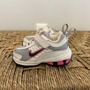Nike Reax Toddler 4C Sneakers